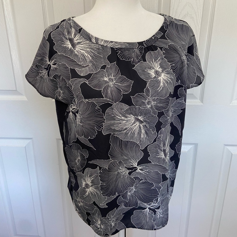 Loft short sleeve top